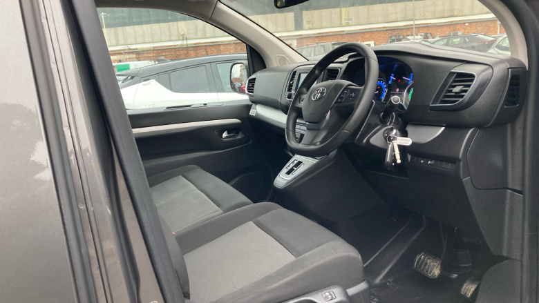 Toyota Proace Verso 100kW Shuttle Long 50kWh 5dr Auto Electric Estate